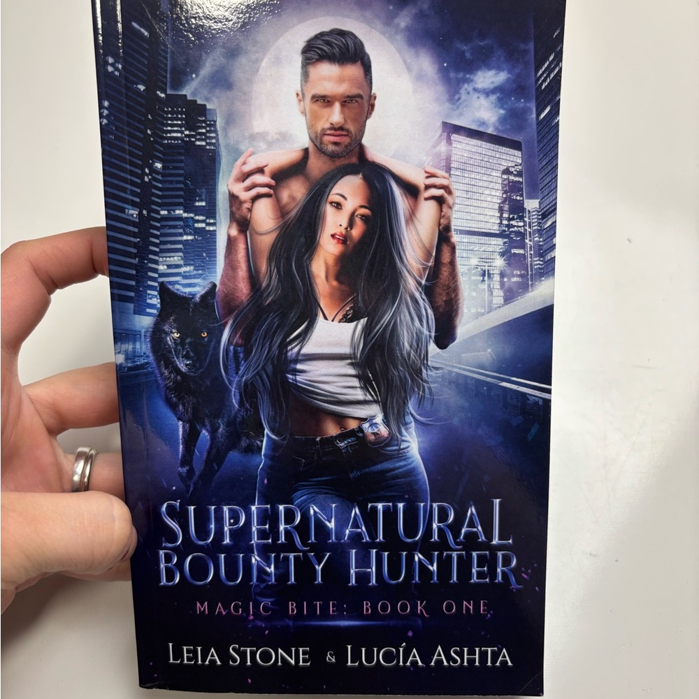 Magicโ Bite (Supernatural Bounty Hunters Series) Paperback book